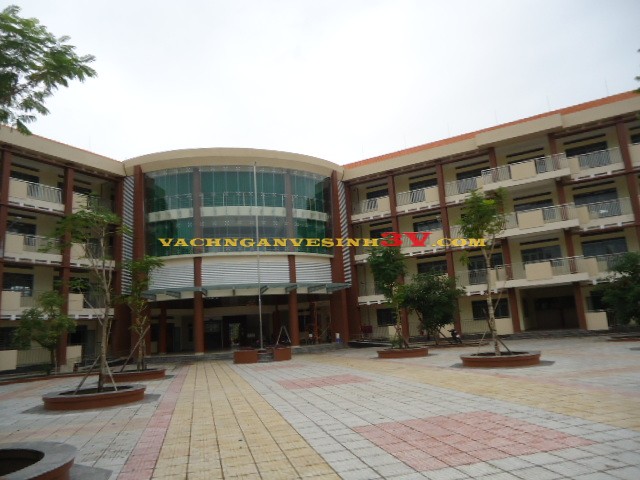 Thi công vách ngăn vệ sinh tại Trường Nguyễn An Ninh – Dĩ An – Bình Dương