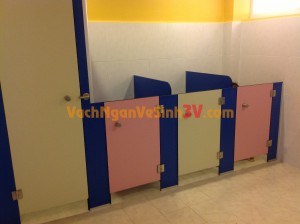 vách ngăn toilet