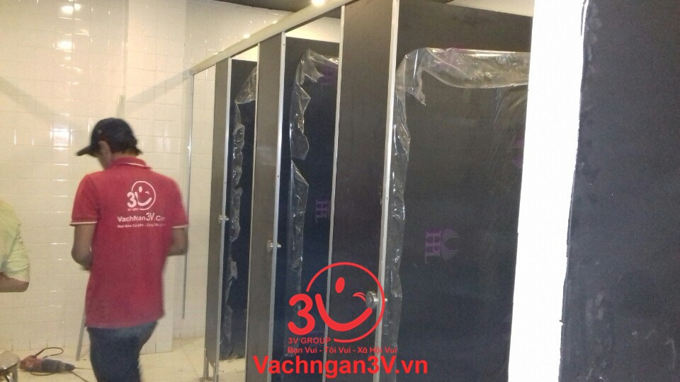vách ngăn vệ sinh Compact HPL