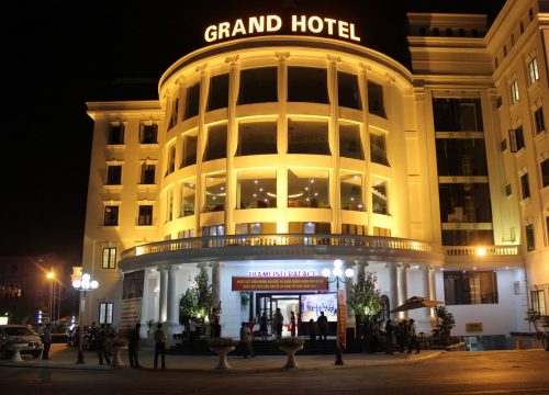 GRAND HOTEL Địa chỉ: Số 129, Đ.Lê Thánh Tông - Tổ 5 - P. Tân Thịnh - TP. Hoà Bình