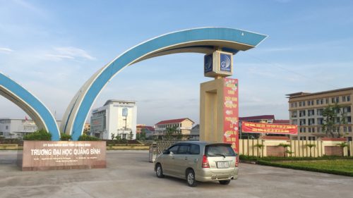 Trường đại học Quảng Bình, địa chỉ: số 312 Lý Thường Kiệt, Bắc Lý, Đồng Hới, Quảng Bình, Việt Nam