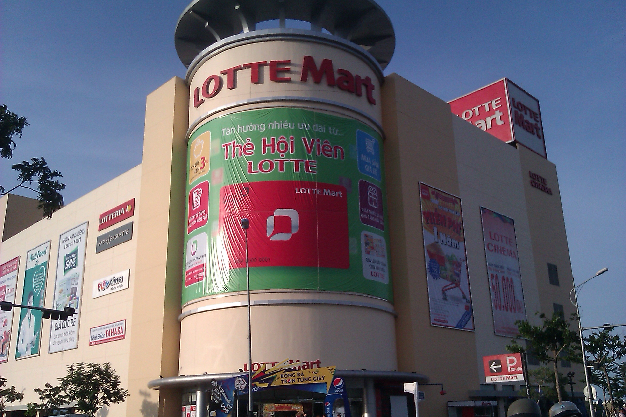 Thi công vách ngăn vệ sinh Đà Nẵng cửa siêu thị Lotte Mart