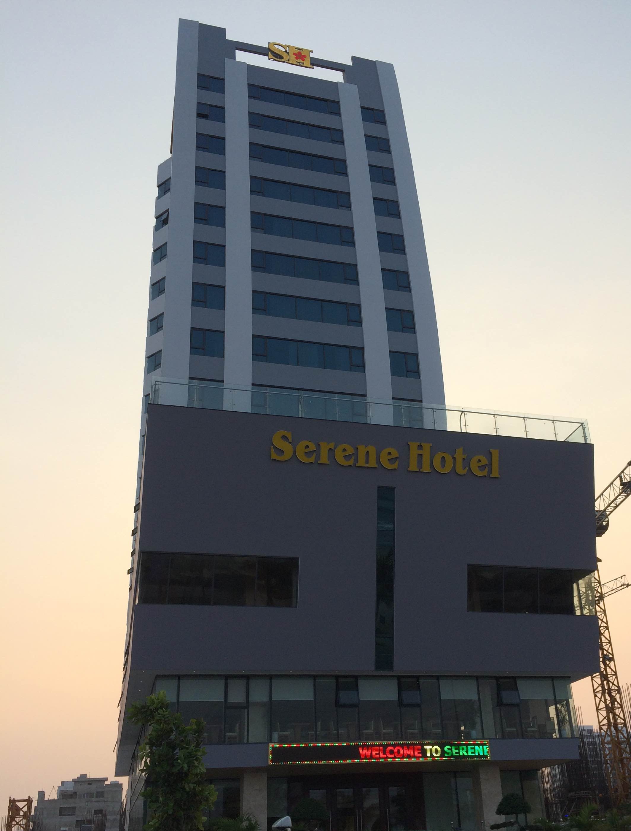 3V thi công vách ngăn vệ sinh khách sạn SERENE HOTEL tại ĐÀ NẴNG