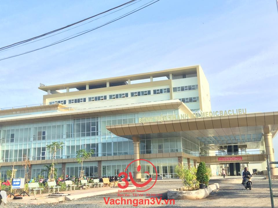 3V thi công vách ngăn vệ sinh HPL bệnh viện đa khoa Thanh Vũ Medic – Bạc Liêu.