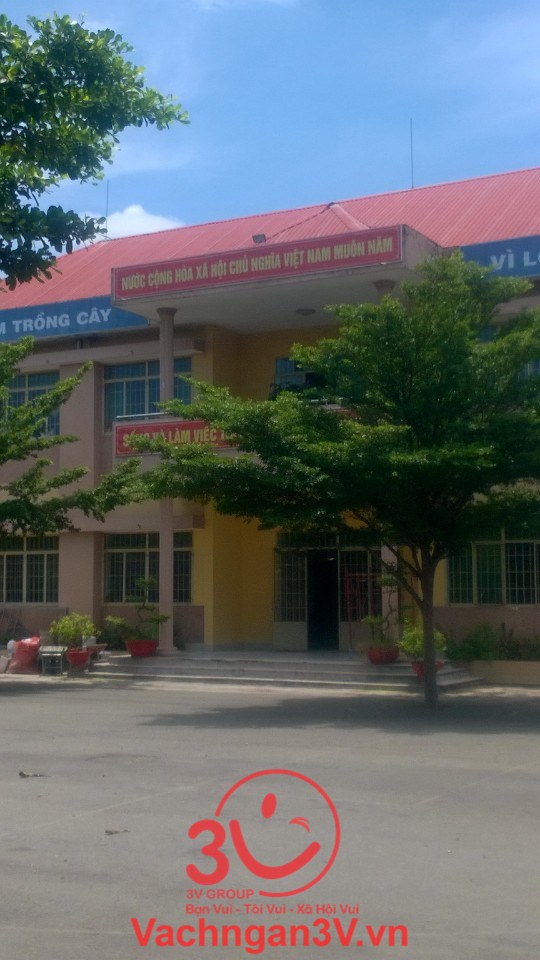 3V thi công vách ngăn vệ sinh Compact HPL tại trường Trung học cơ sở Long Bình – Đồng Nai.