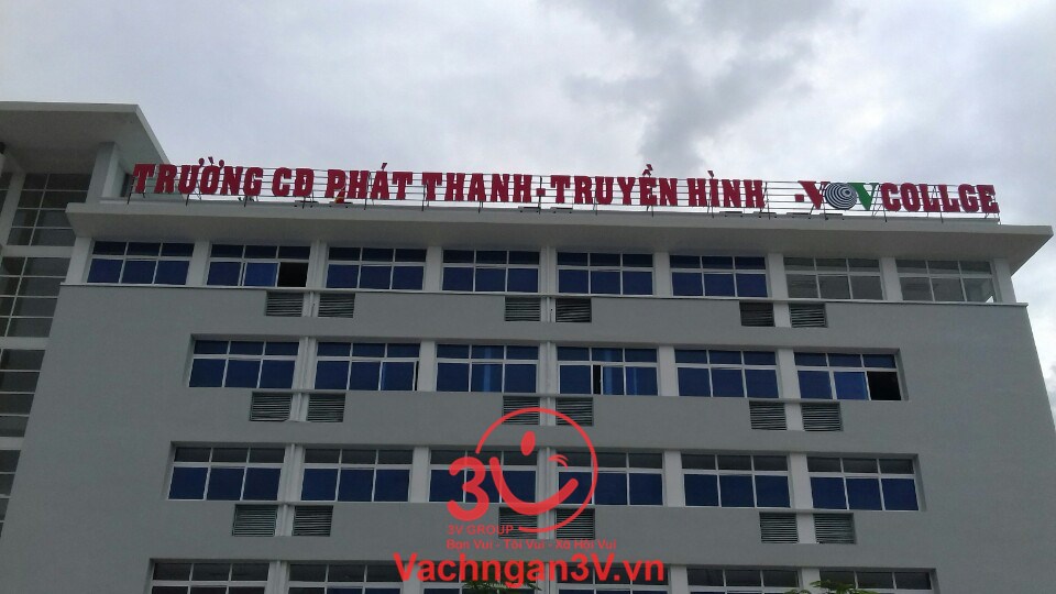 3V thi công  Vách ngăn vệ sinh Dự án Đài phát thanh Quán Tre tại quận 12 – TP HCM